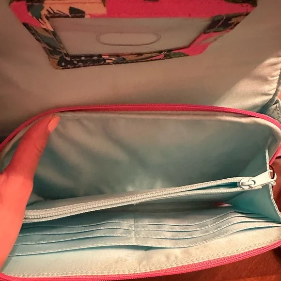 Vera Bradley Crossbody - Picture 6 of 8